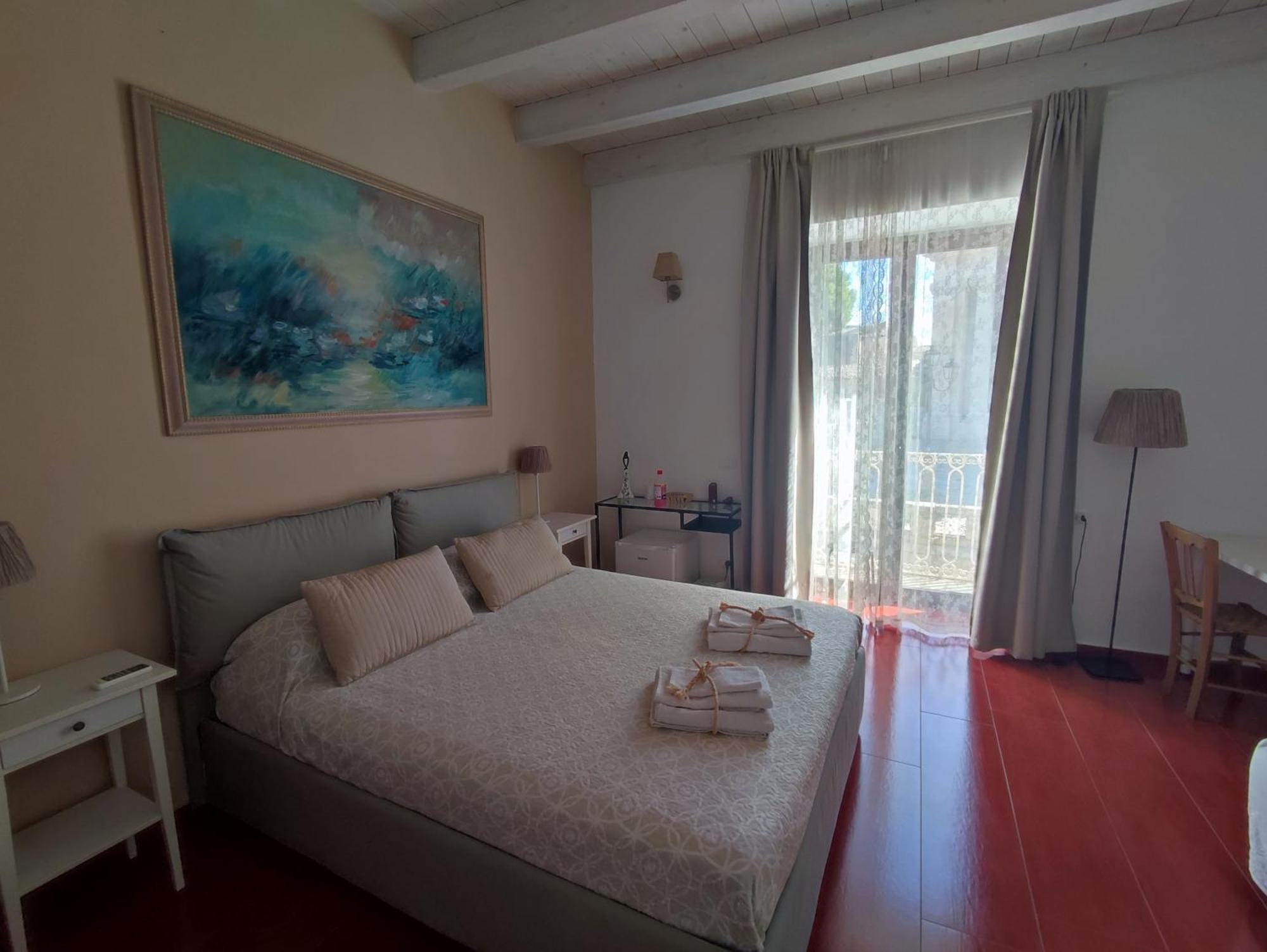 Yhomisus Bed & Breakfast Comiso Bagian luar foto